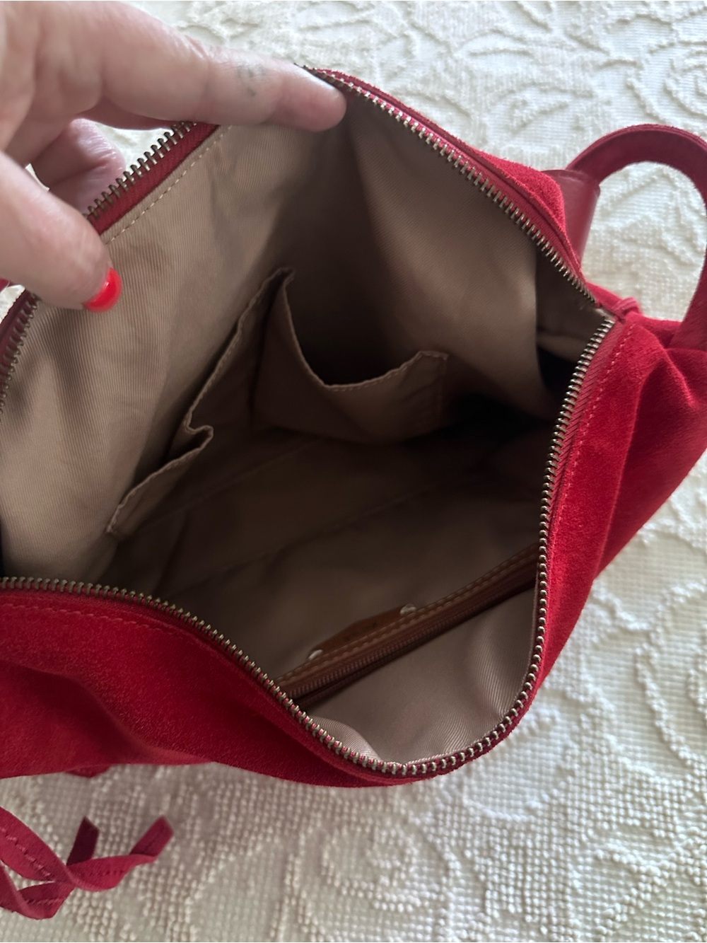 The Sak Los Feliz Hobo Bag Scarlet Red Suede Fall Ready 2026 - Picture 4 of 10